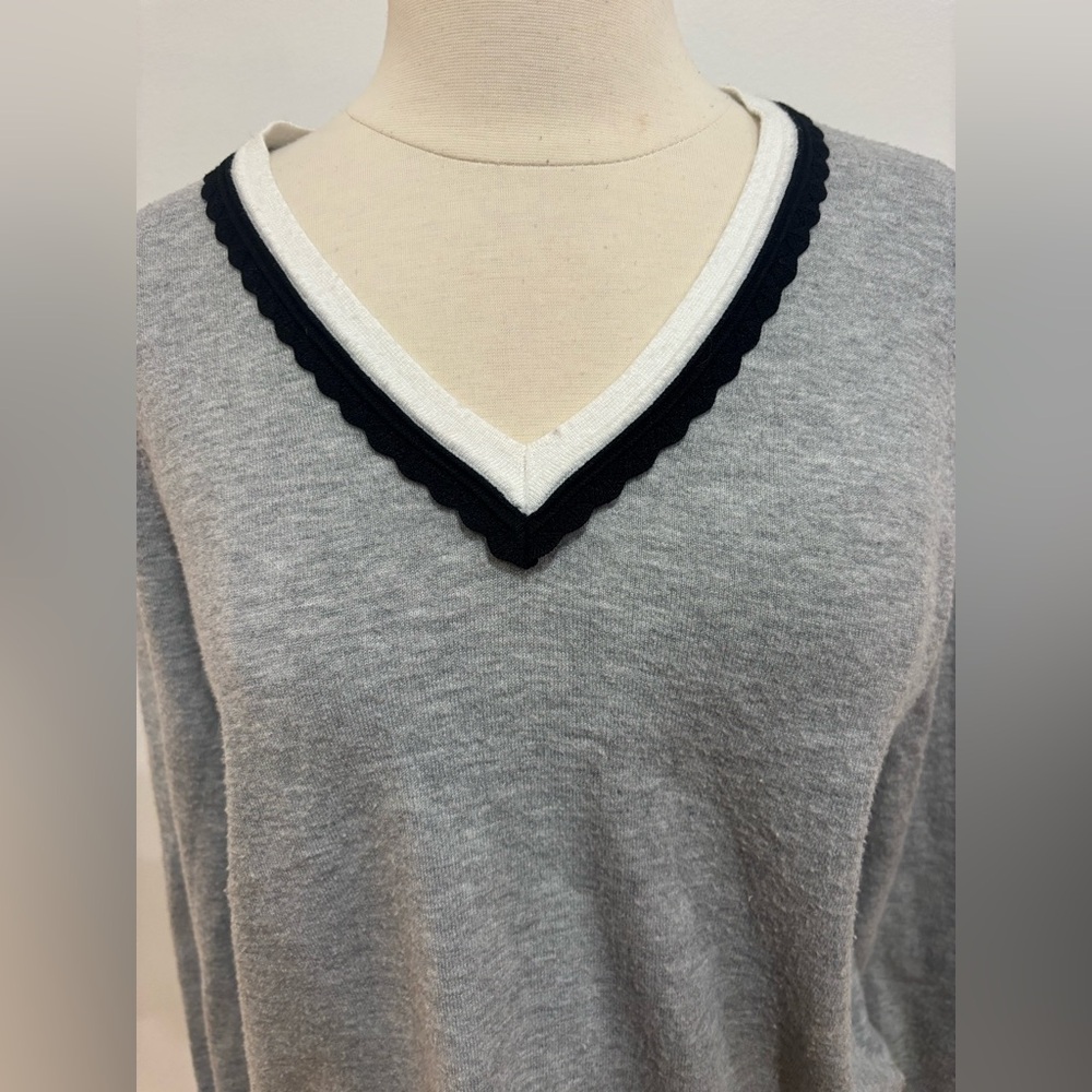 CeCe Deep V Contrast Trim Sweater, Size: S - Picture 9 of 12